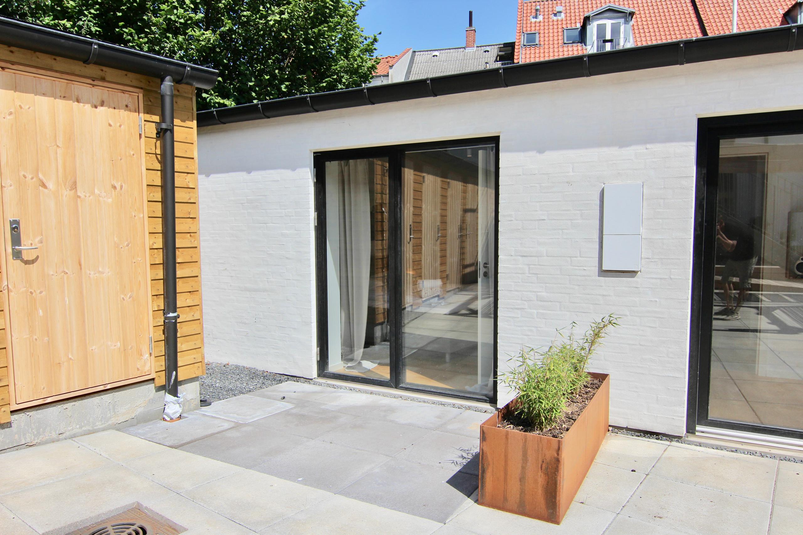 Private 1-BR townhouse wIth a terrace