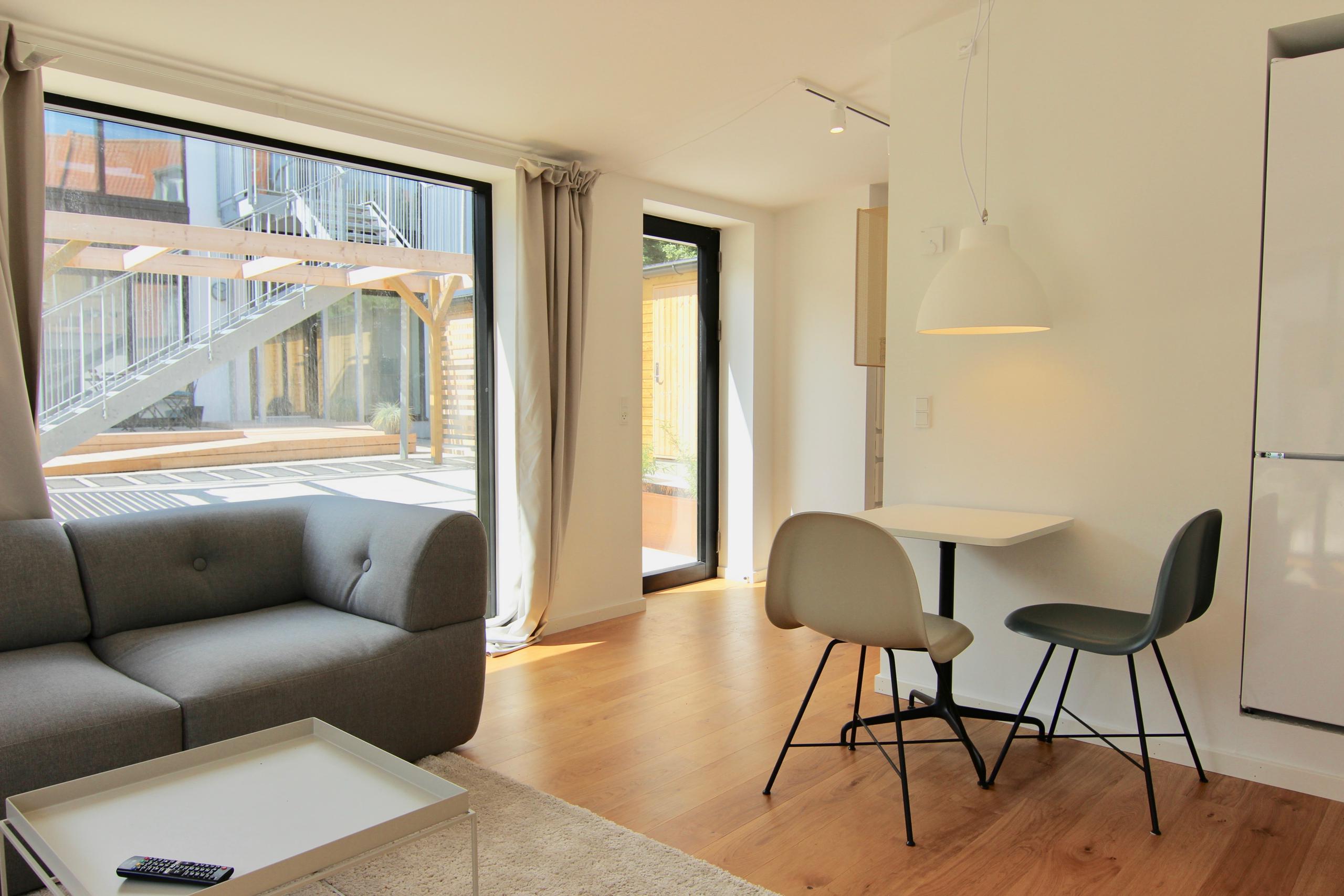 Private 1-BR townhouse wIth a terrace