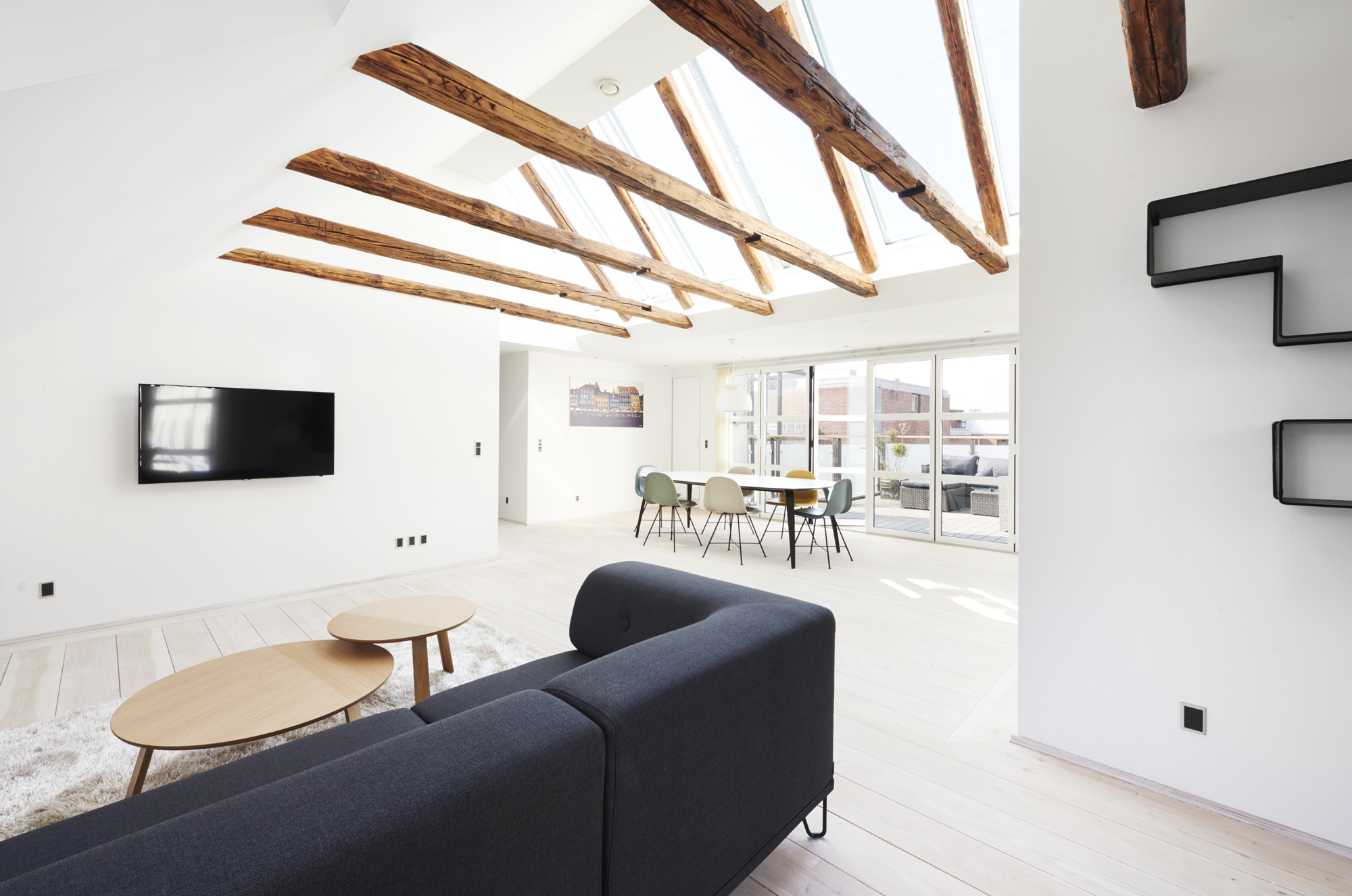 2-BR penthouse with private terrace