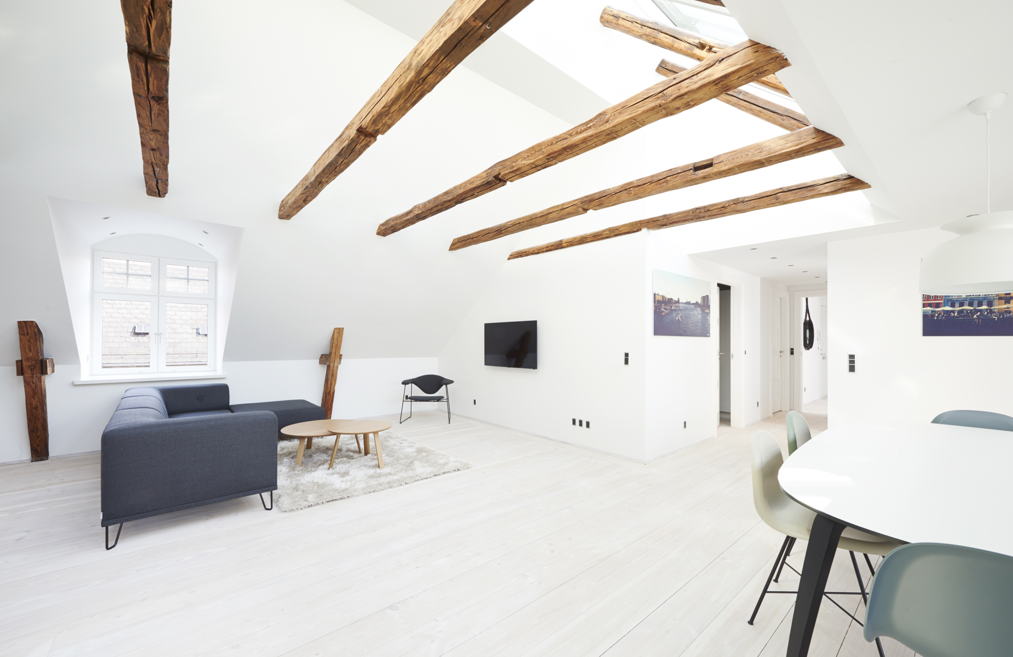 2-BR penthouse with private terrace